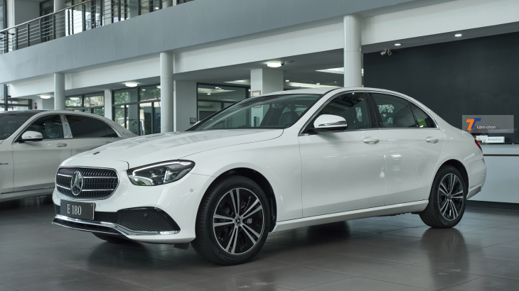 Mercedes-Benz E 180