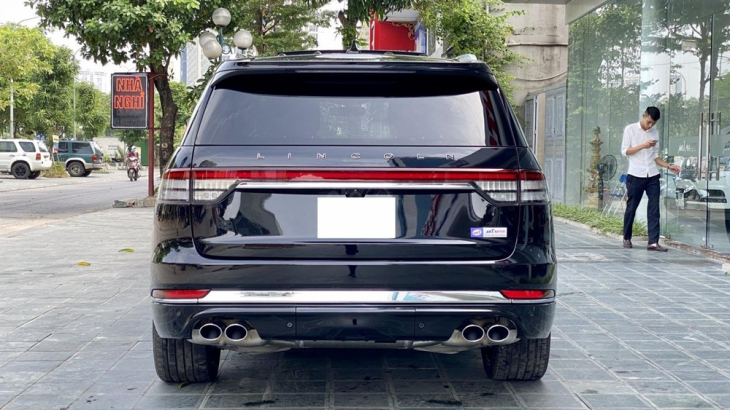 Lincoln Navigator L Black Label