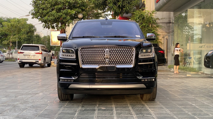 Lincoln Navigator L Black Label