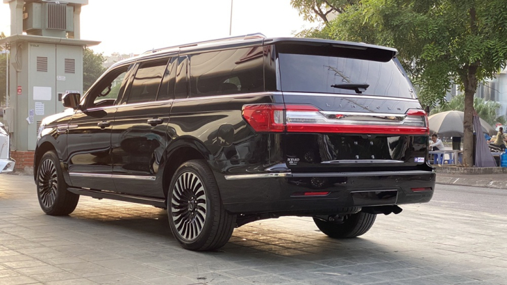 Lincoln Navigator L Black Label