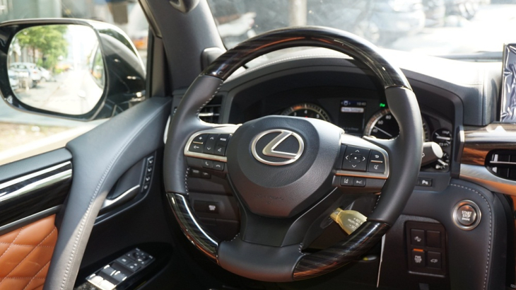 Lexus LX 570