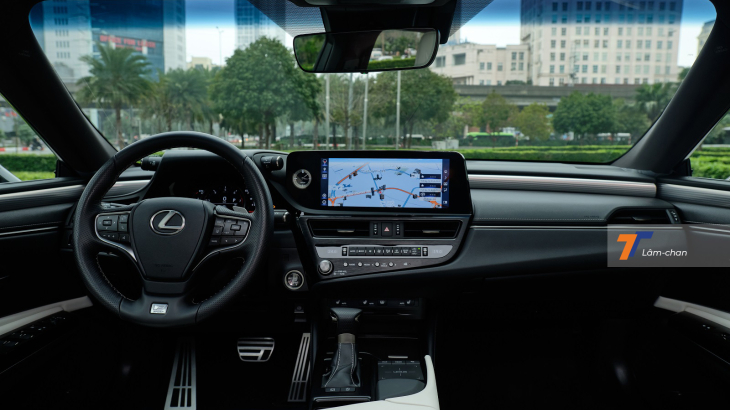 Lexus ES 250 F SPORT 2022