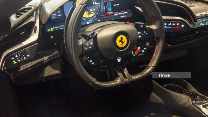 Ferrari SF90 Stradale