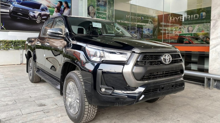Toyota Hilux 2.4 4×2 AT