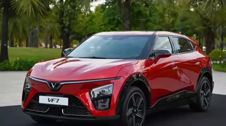 VinFast VF7