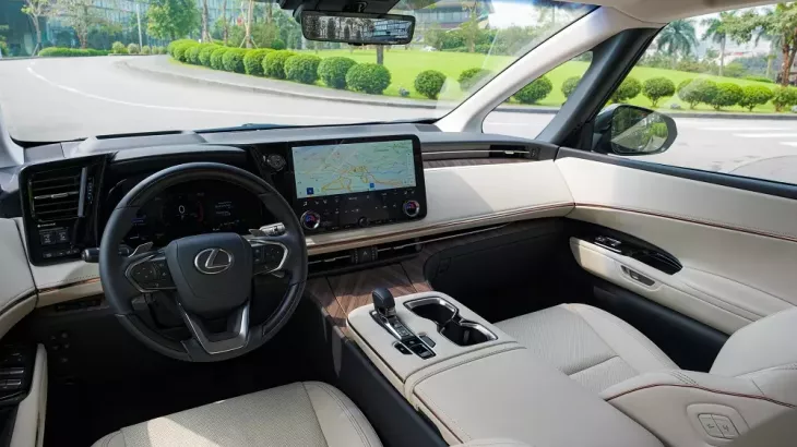 Lexus LM 500h 6 chỗ