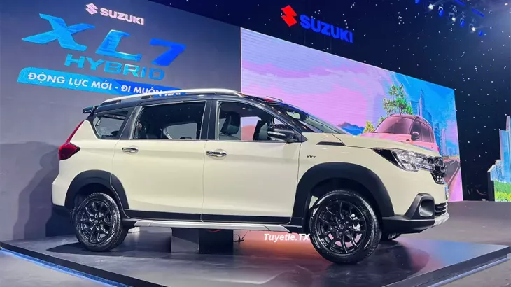 Suzuki XL7