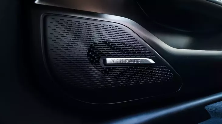 VinFast VF8