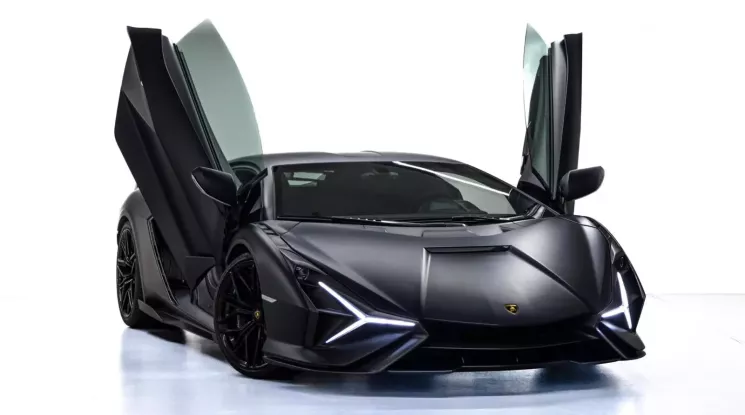 Nghe "tiếng thở" trên siêu phẩm Lamborghini Sian của đại gia Hoàng Kim Khánh, xe hơn 82 tỷ đồng chưa thuế có khác