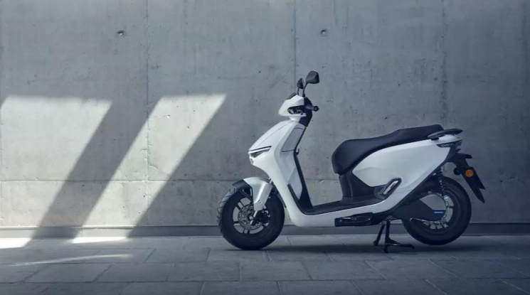 Honda CUV e: 2025 – Xe máy điện sang chảnh, thời trang và nhiều tiện ích đáng chú ý