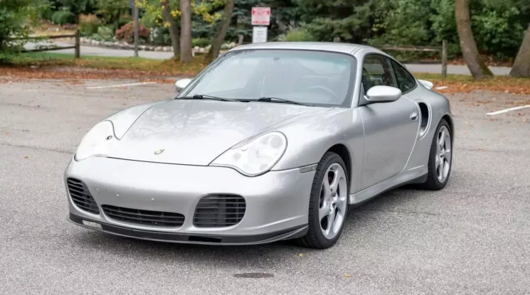 Cận cảnh Porsche 911 Turbo 996 mà các dân chơi xe đang tìm kiếm