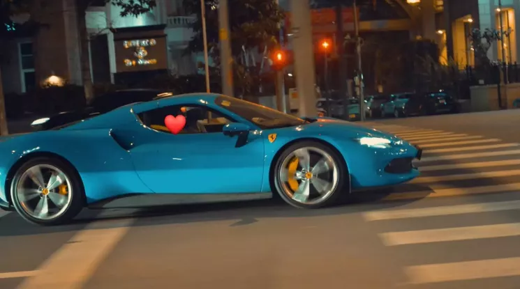 Siêu xe mui trần Ferrari 296 GTS màu lạ âm thầm về Việt Nam: Chủ nhân rất chăm chỉ mang xe dạo phố