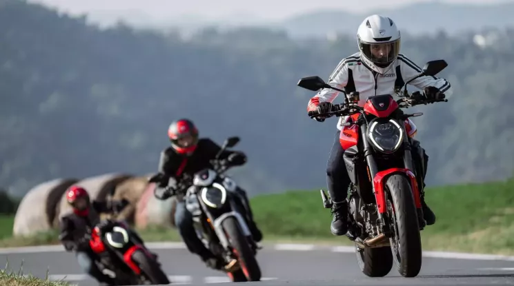 Ducati Monster 2026 ra mắt với nhiều cải tiến thú vị, cân nặng chỉ còn 175 kg