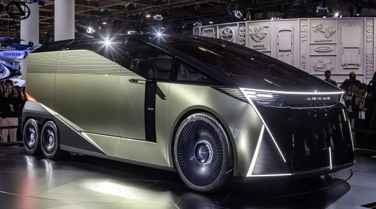 Sau khi bị "khai tử" tại hàng loạt thị trường, Lexus LS tái sinh dưới dạng xe MPV 6 bánh kỳ lạ