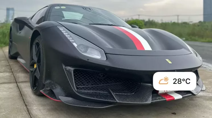 Ferrari 488 Pista Spider màu lạ bất ngờ xuất hiện tại Tp.HCM: Phải chăng là xe thứ 4 âm thầm về Việt Nam?