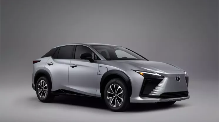 Cận cảnh Lexus RZ 2026 mới ra mắt, giá từ 1,2 tỷ đồng