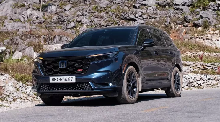 Honda CR-V 2026 rục rịch ra mắt Việt Nam với phiên bản hybrid mới rẻ hơn