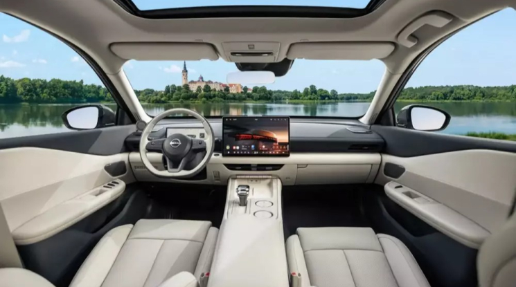 Hé lộ nội thất của Nissan Teana - xe xăng đầu tiên trên thế giới dùng buồng lái thông minh Huawei