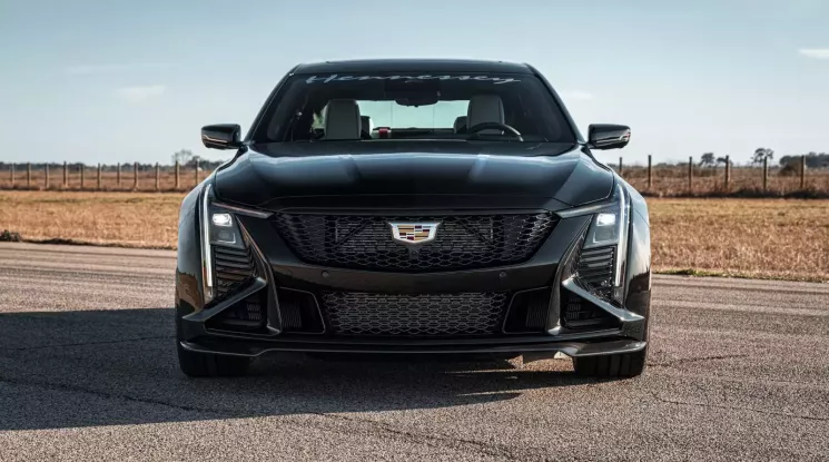 Bạn không đọc nhầm đâu vì chiếc Cadillac này bơm ra đến 1.000 mã lực, sử dụng cả hộp số sàn