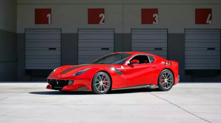 Chủ xe Ferrari F12tdf 2017 từ chối mức giá 1,75 triệu đô la cho chiếc xe vốn chỉ có giá 575.000 USD
