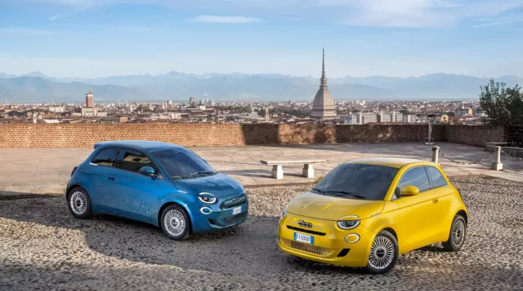 Chi tiết Fiat 500 Hybrid 2026: Công suất 64 mã lực, tăng tốc 0-100 km/h đến 16,2 giây, số sàn