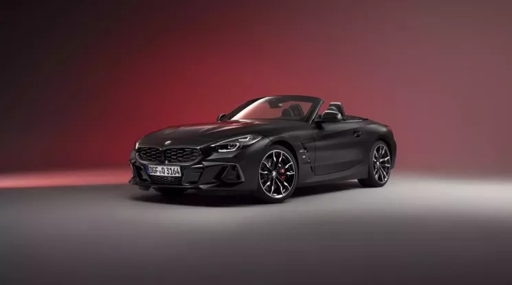 Chi tiết BMW Z4 Final Edition 2026: Có sẵn hộp số sàn, màu sơn đen mờ cuốn hút