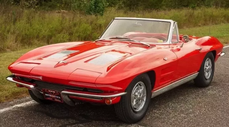 Chevrolet Corvette 1963 đã tìm thấy niềm vui mới sau gần 5 thập kỷ bị vứt ở garage
