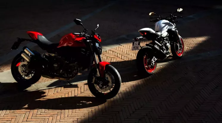 Ducati bắt đầu sản xuất "quái vật" bốn van nhẹ nhất từ ​​trước đến nay