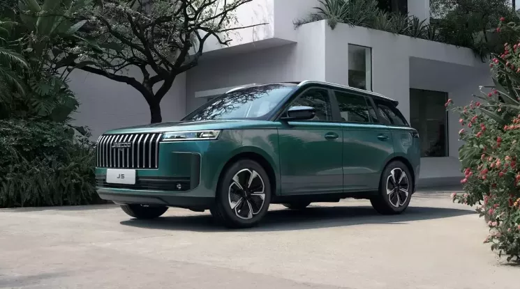 Omoda & Jaecoo Việt Nam công bố danh tính của 2 mẫu xe đầu tiên được lắp ráp tại nhà máy ở Hưng Yên