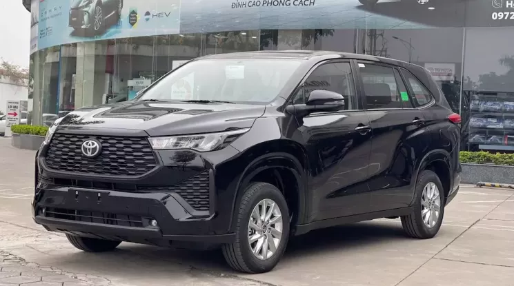 Toyota Innova Cross bản cắt trang bị lặng lẽ ra mắt Việt Nam, giá chỉ 730 triệu đồng