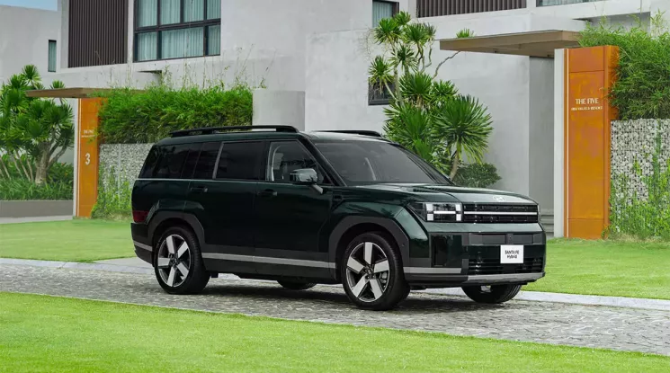 Hyundai Santa Fe Hybrid 2026 được giới thiệu với khách Việt, giá từ 1,369 tỷ đồng