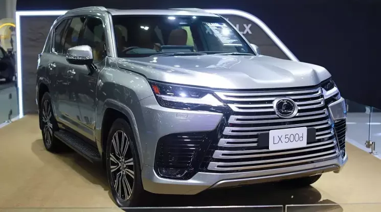 Phiên bản máy dầu của "chuyên cơ mặt đất" Lexus LX đặt chân đến Đông Nam Á với giá "chát"