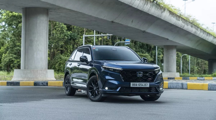 Honda CR-V được giảm giá 80 triệu, bản tiêu chuẩn chỉ còn 949 triệu đồng