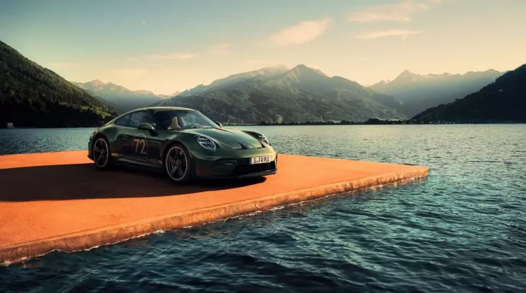 Porsche 911 GT3 có phiên bản giới hạn chỉ 90 chiếc: Từ màu sơn đến hộp số đều là "gu" của doanh nhân Việt này