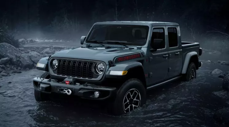 Chi tiết Jeep Gladiator Shadow Ops mang phong cách quân đội