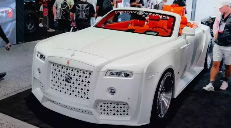 Chỉ 25 người trên thế giới có thể sở hữu chiếc Rolls-Royce Dawn "thích chơi trội" này