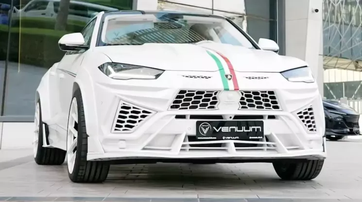 Lamborghini Urus Furioso này có thể khiến bạn luôn là tâm điểm dù ở nông thôn hay sòng bạc Monaco