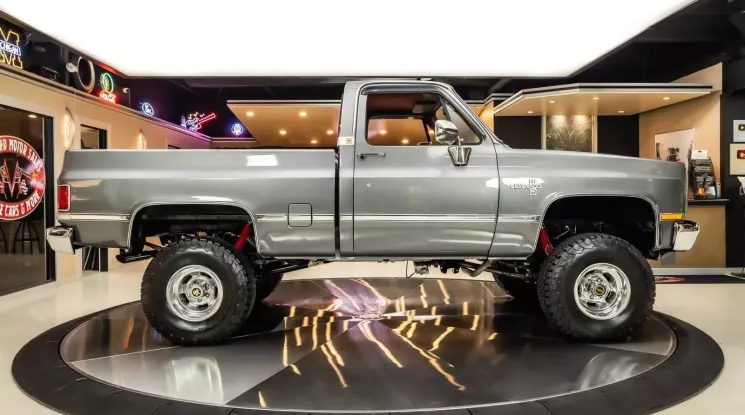 Chevrolet Silverado 1987 là chiếc xe bán tải nhiều người mơ ước nhưng...