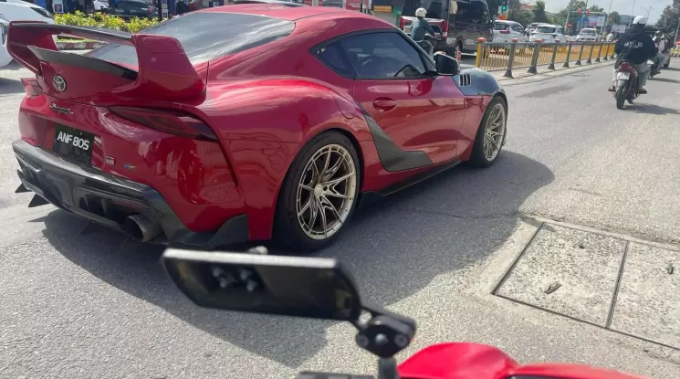 Toyota GR Supra mang biển số "lạ" xuất hiện tại Đà Nẵng, xe độ body kit thân rộng đẹp mắt