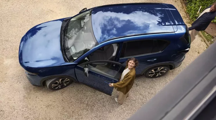 Mazda ra mắt màu xanh Navy Blue Mica hoàn toàn mới, CX-5 là đại diện đầu tiên