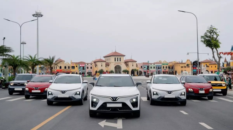 Người Việt mua hơn 175.000 chiếc ô tô VinFast trong năm 2025