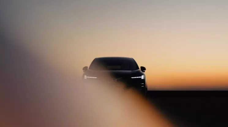 Volvo EX60 hoàn toàn mới lần đầu tiên lộ diện