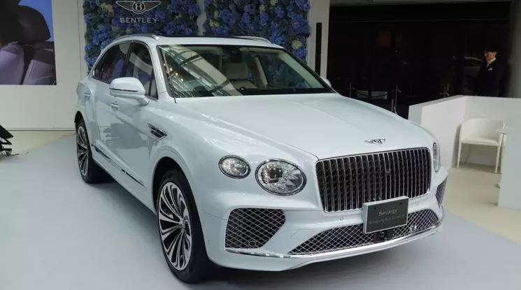 Ngắm hình ảnh "bằng xương bằng thịt" của Bentley Bentayga phiên bản dành cho phái nữ