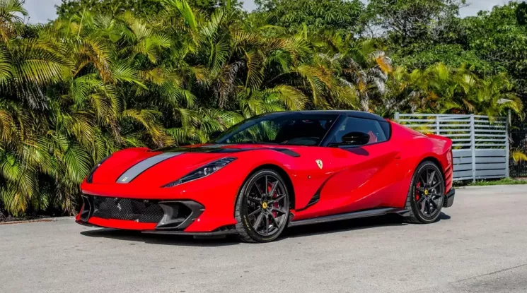 Siêu xe Ferrari 812 Competizione A dành cho khách VIP là khoản đầu tư "chỉ có thắng"