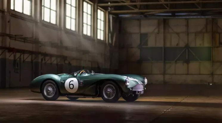 Aston Martin DB3S năm 1955 này đang chờ đại gia đến rước