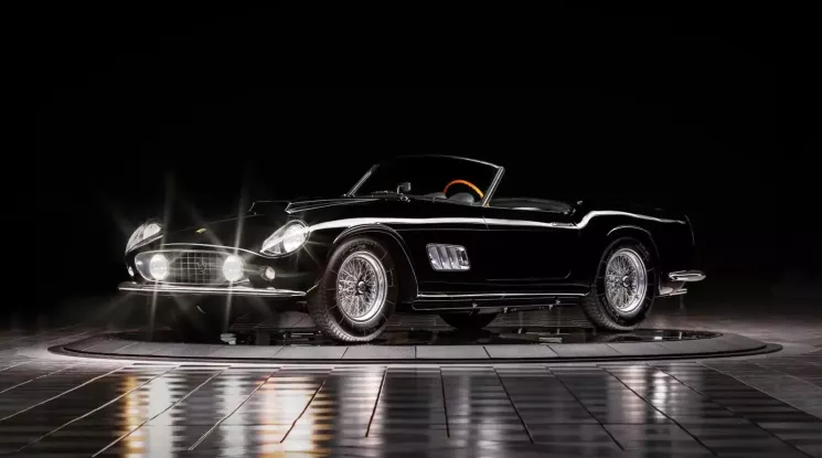 Ferrari 250 GT LWB California Spider có tuồi đời gần 70 năm vẫn được định giá không dưới 195 tỷ đồng