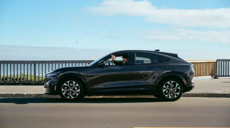 Gặp gỡ David Blenkle: Lái xe điện Ford Mustang Mach-E vượt mốc hơn 508.000 km và nhận ra mức suy giảm pin chỉ 8%