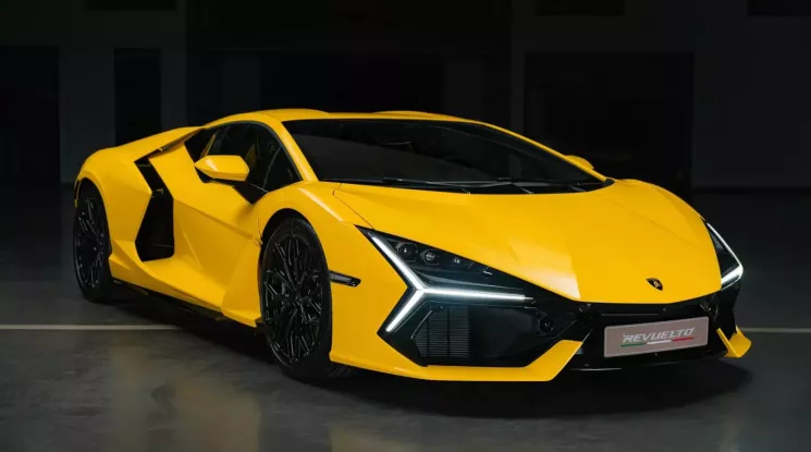 Cận cảnh Lamborghini Revuelto đầu tiên về Việt Nam của 1 người đam mê xe Porsche, bộ sưu tập hơn 100 tỷ đồng
