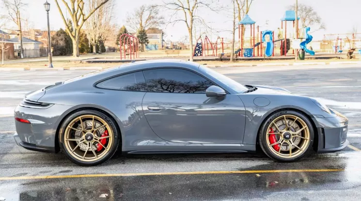 Dân chơi là biết bán lại xe ngay khi "đánh mùi" chiếc Porsche 911 GT3 của mình lên giá