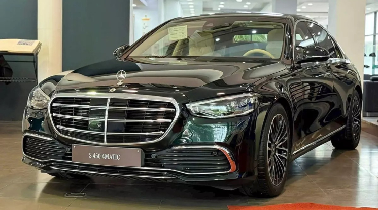 Sedan hạng sang cỡ lớn Mercedes-Benz S-Class giảm giá đến 1,2 tỷ đồng để xả hàng tồn ở Việt Nam